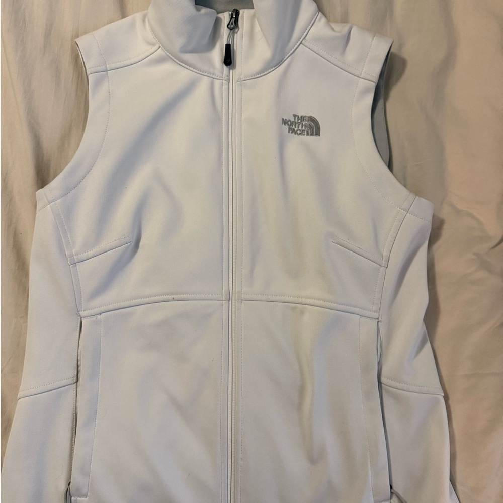 North face vest women's - Picture 2 of 6